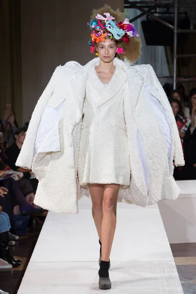 Look 9